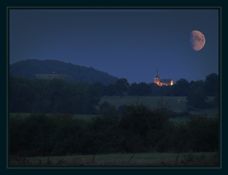 Zolwer Kirche bei Nacht