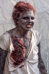 Zombie Frau