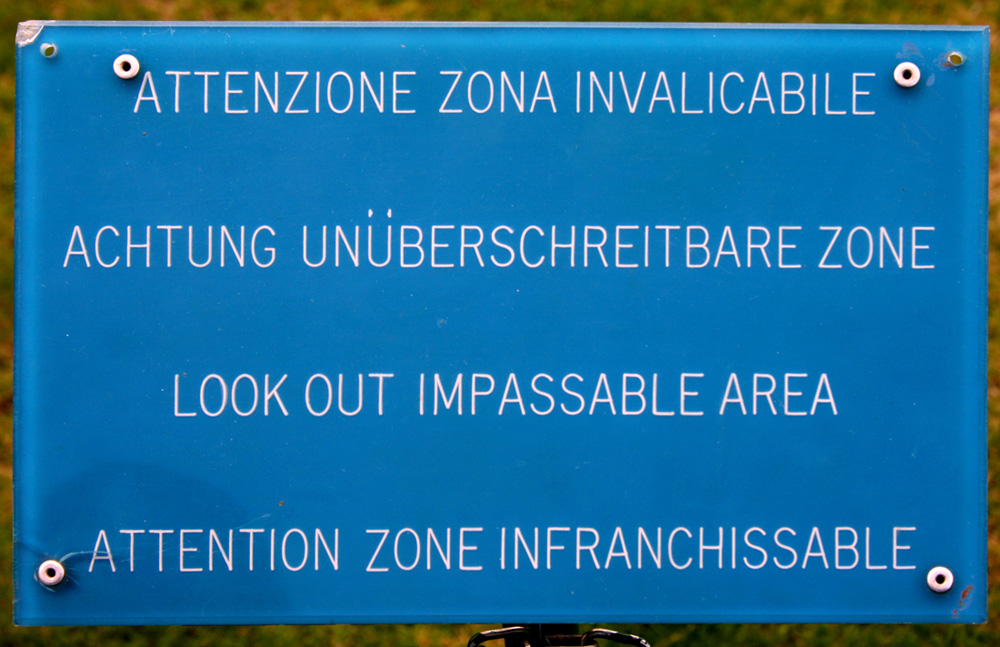 Zona Invalicabile von Matthias Firnkes