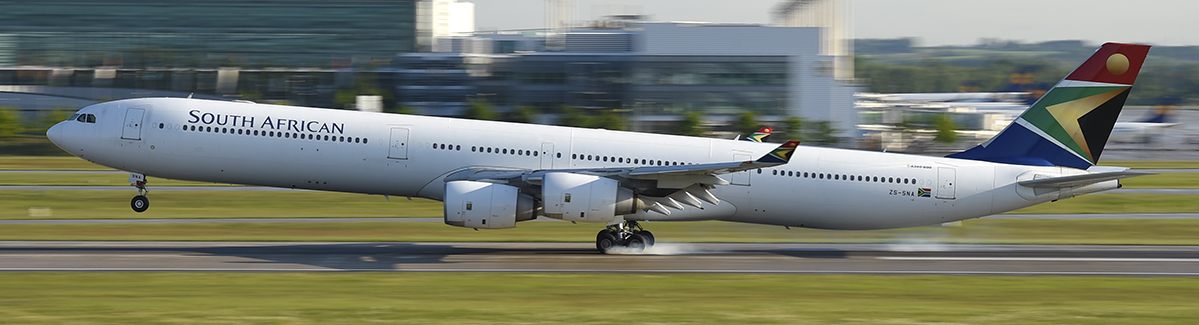 ZS-SNA - South African Airways - Airbus A340