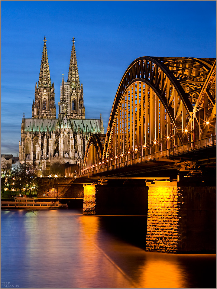 Zu blauer Stunde in Köln