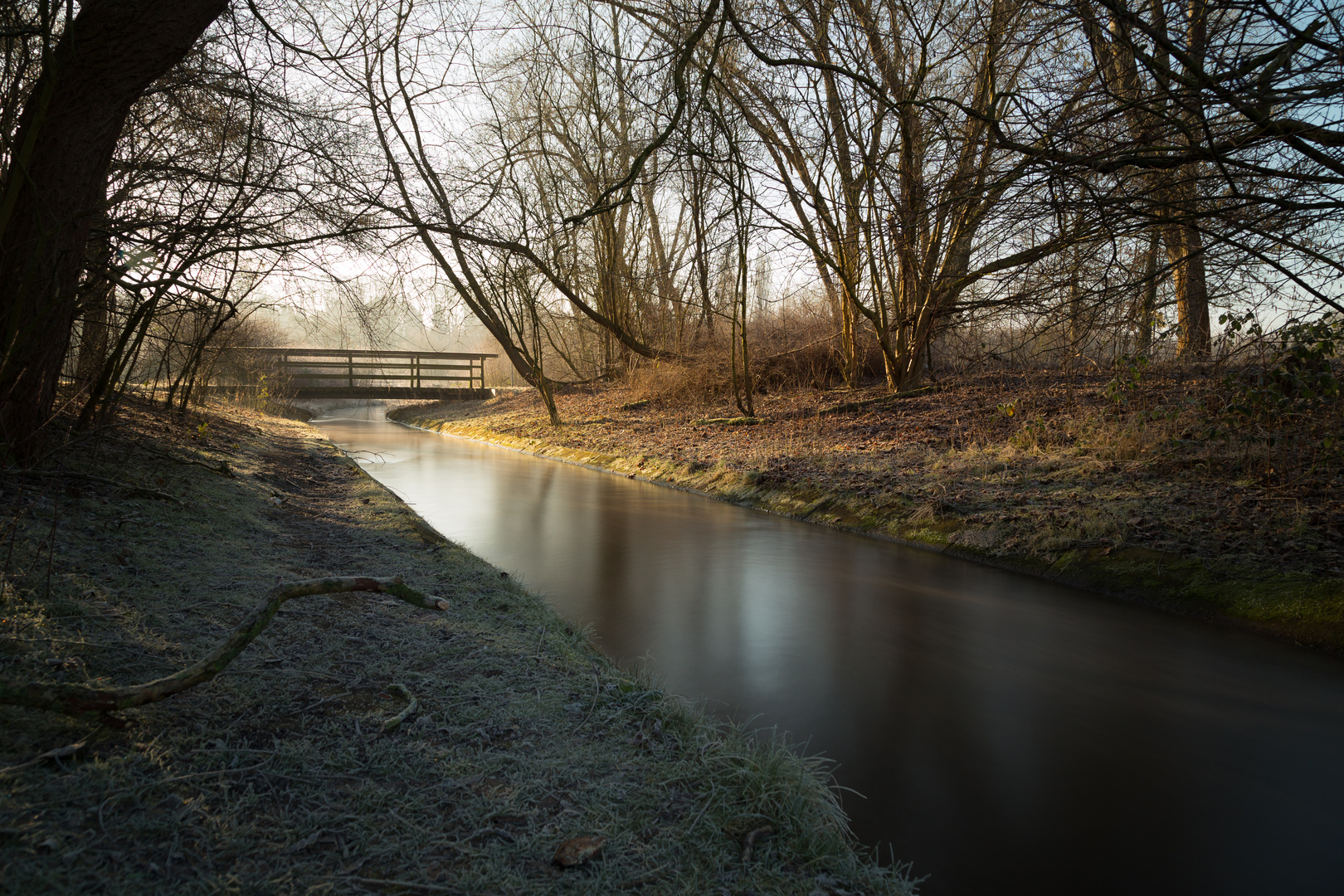 zu Brücke hin