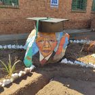 ... zu Ehren von Nelson Mandela auf einem Schulhof in Soweto/Johannesburg