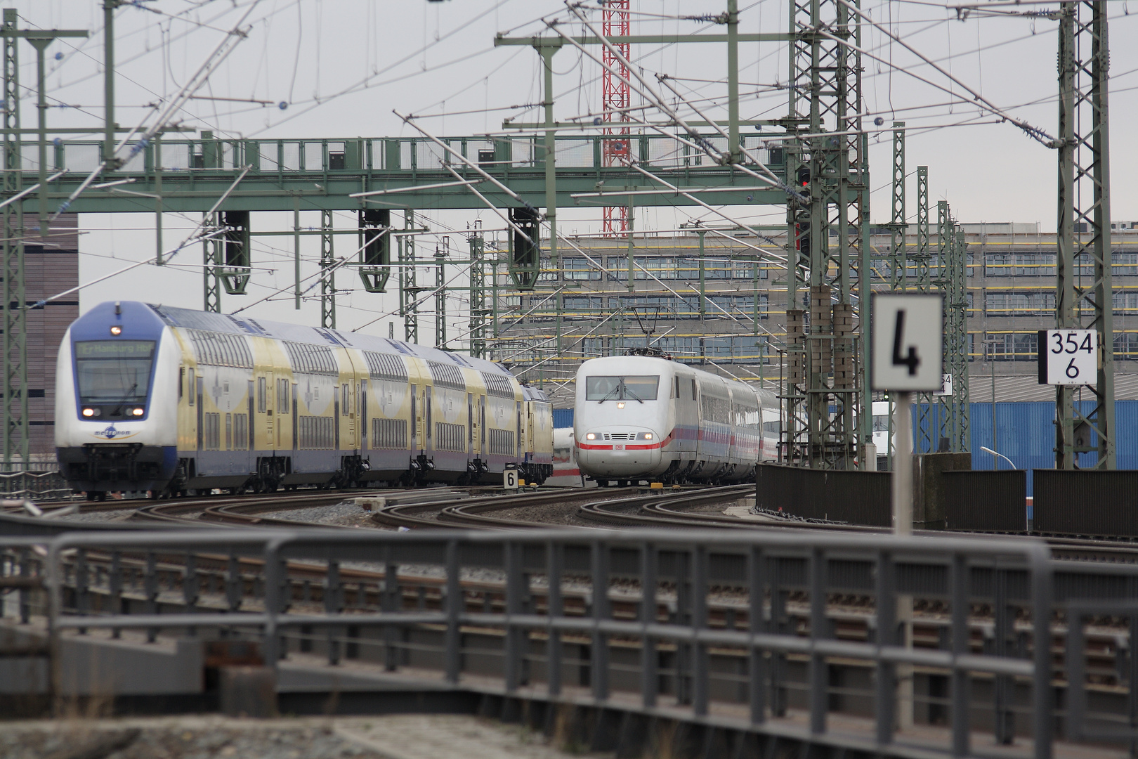 Zu-und Abfahrt vom Hamburger Hbf "Harburger"Seite