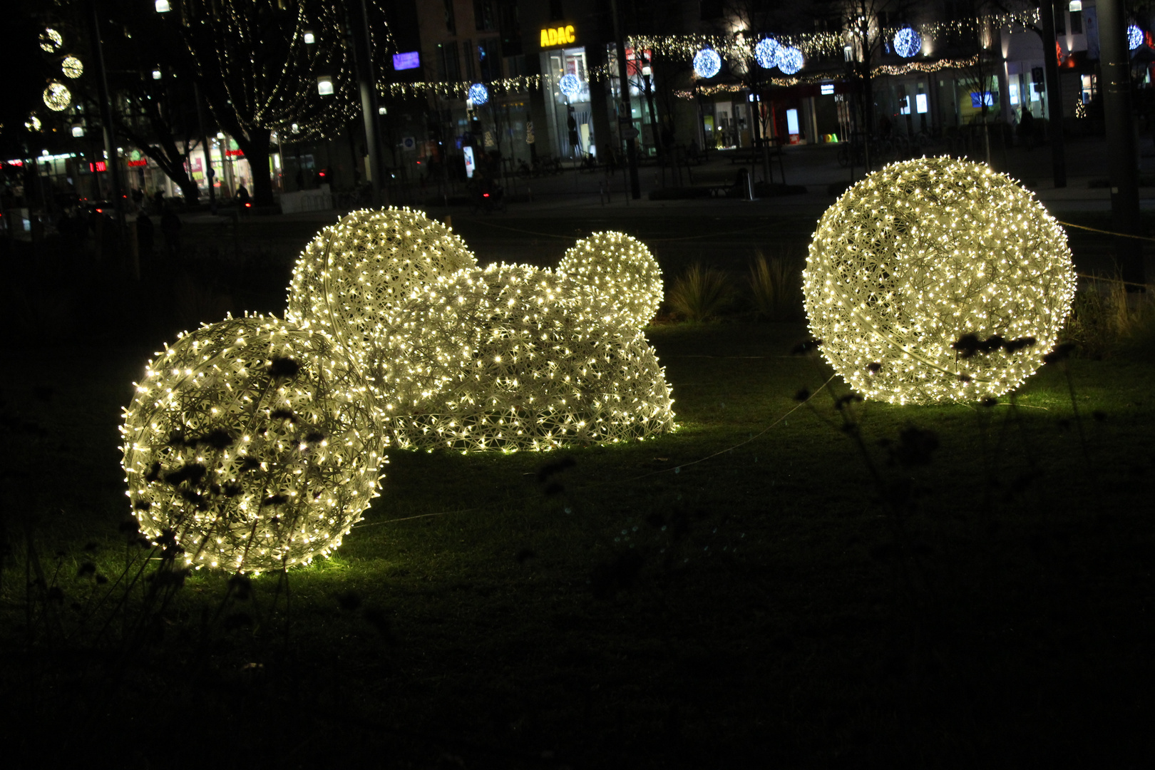 Zu Weihnachten alles hell erleuchtet 