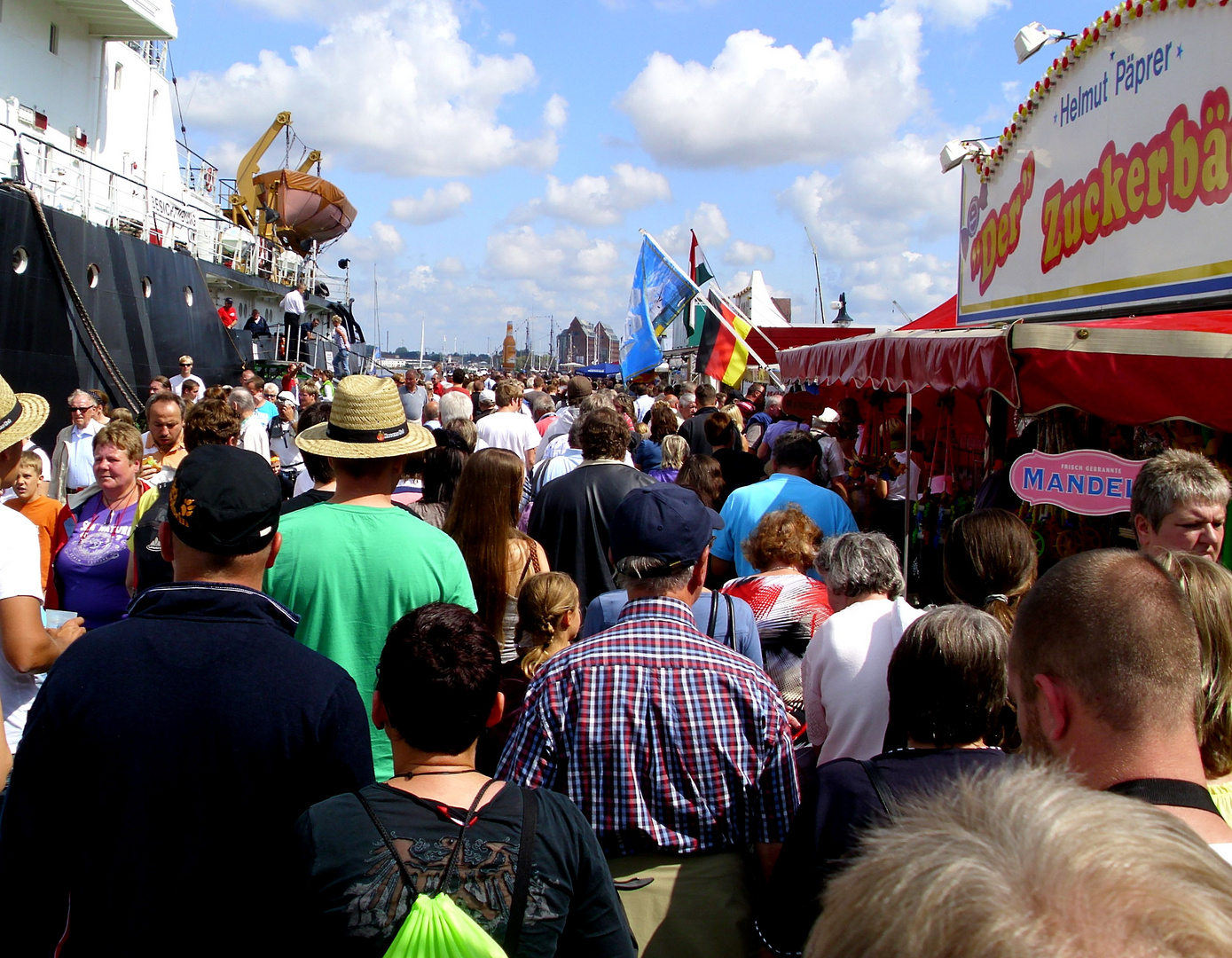 Zucker-Bäcker (8/18HANSE-SAIL-Rostock-2011)