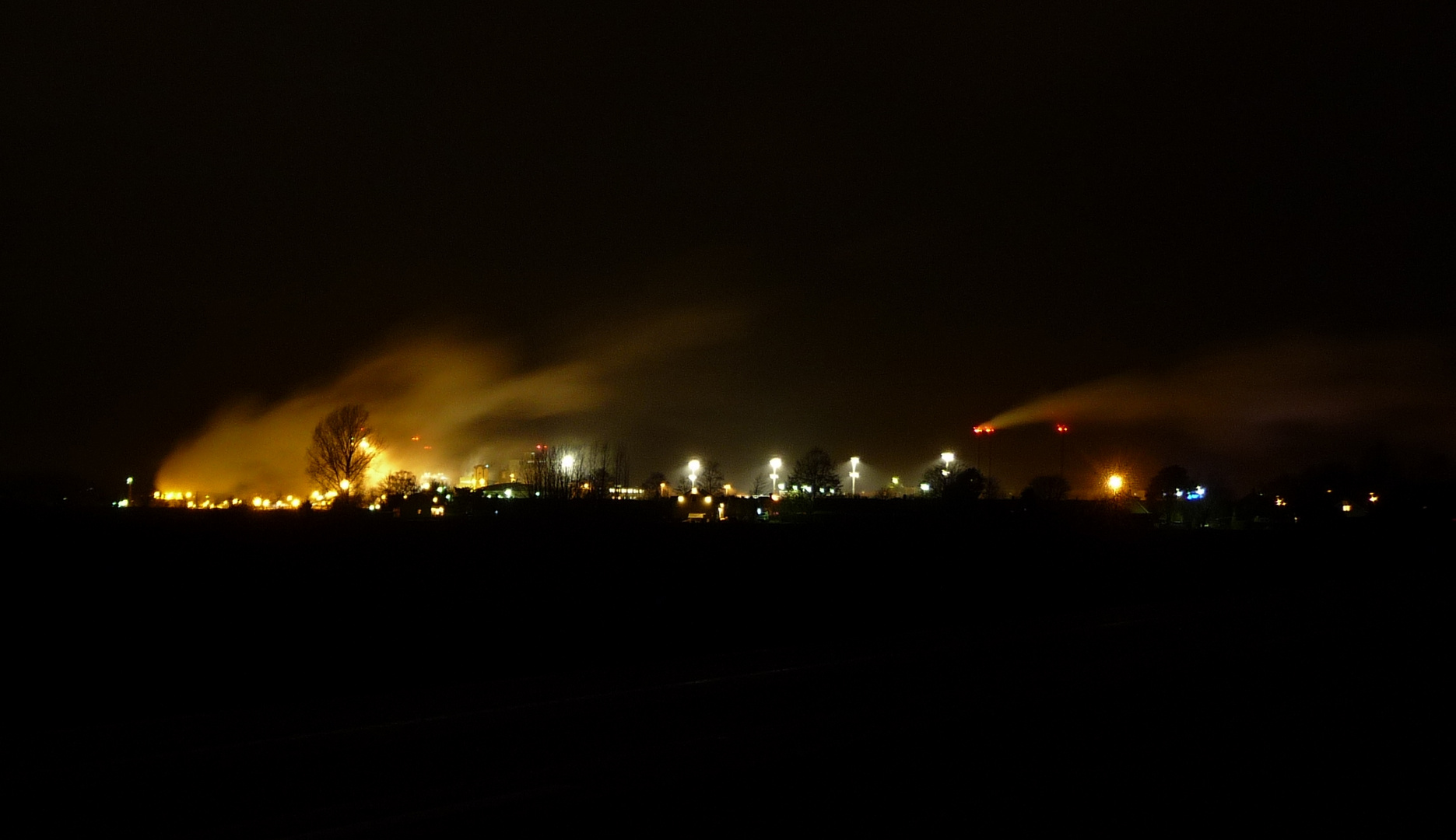 Zuckerfabrik in Örtofta, Schonen, in nachtbetrieb.