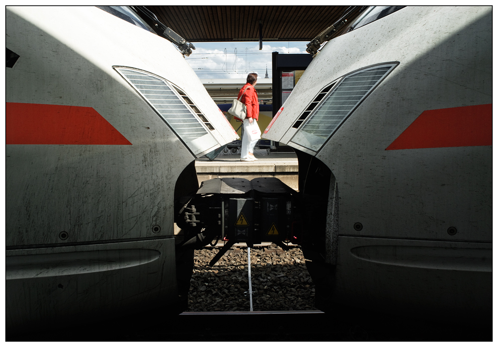 Züge im Bahnhof.