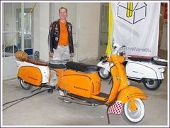 Zündapp mit " Barwagen " und sein Schöpfer..........