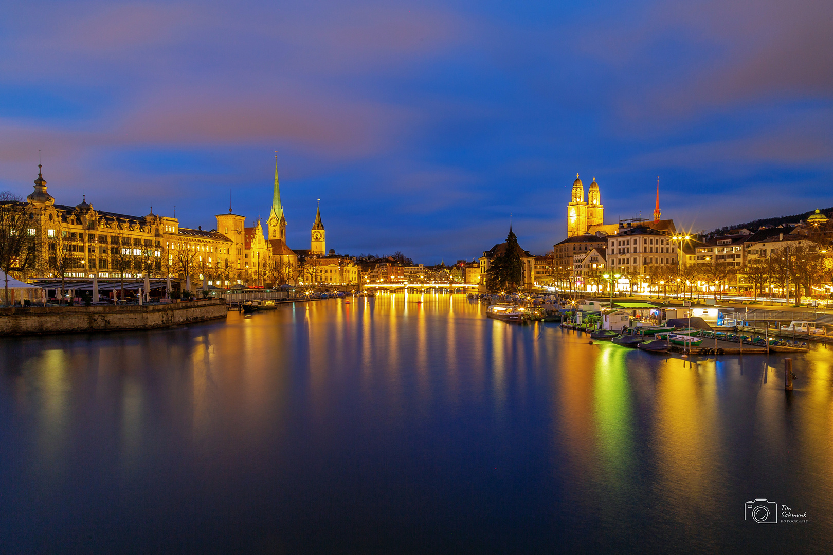 Zürich am Abend (mit Großmünster, Frauenmünster und St. Peter)