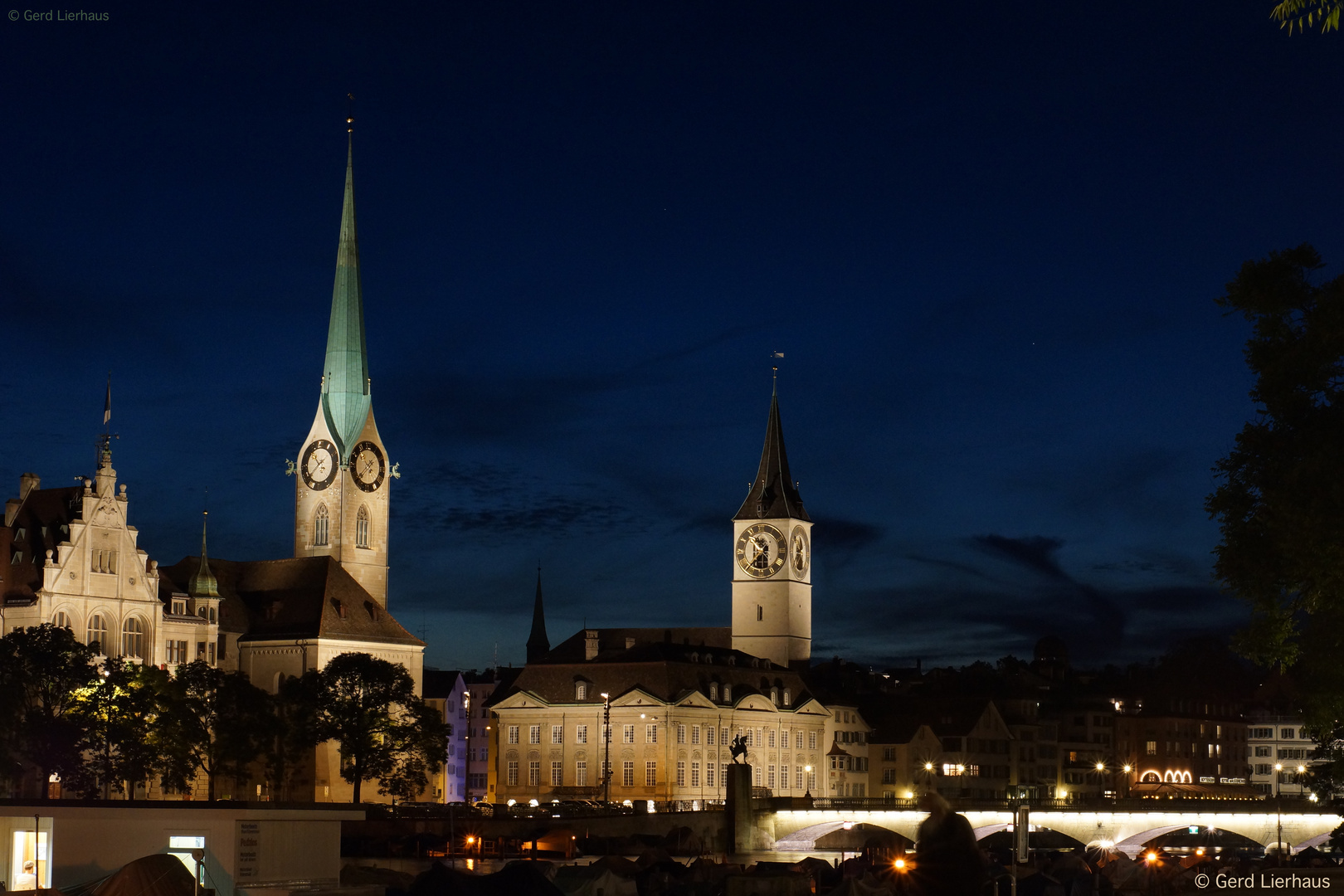 Zürich bei Nacht - Fraumünster und St. Peter