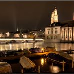 Zürich bei Nacht, mit Bootssteg