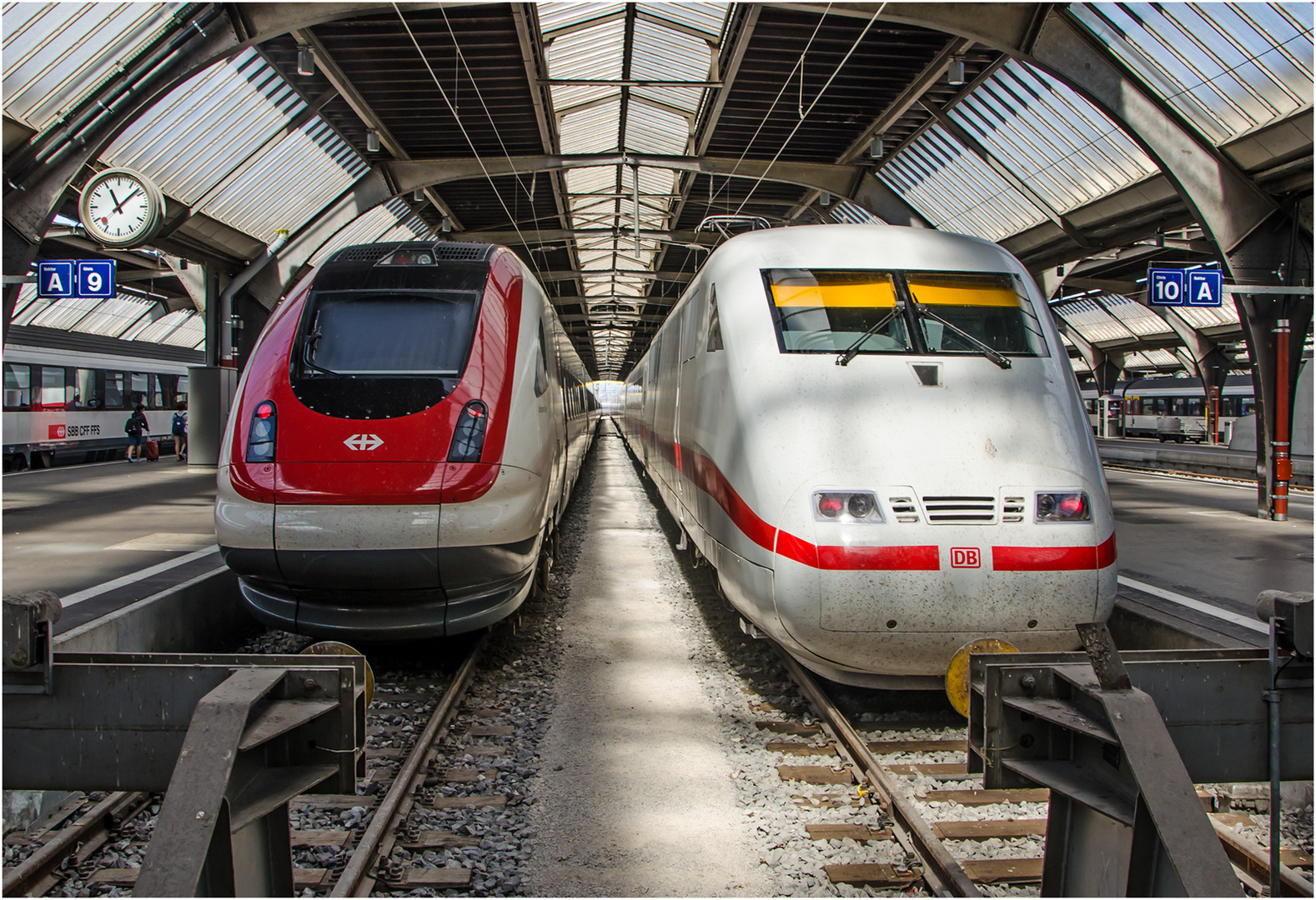Zurich Hauptbahnhof Icn Rabde 500 Und Ice Foto Bild Zuge Hochgeschwindigkeitszuge Personenzuge Bilder Auf Fotocommunity