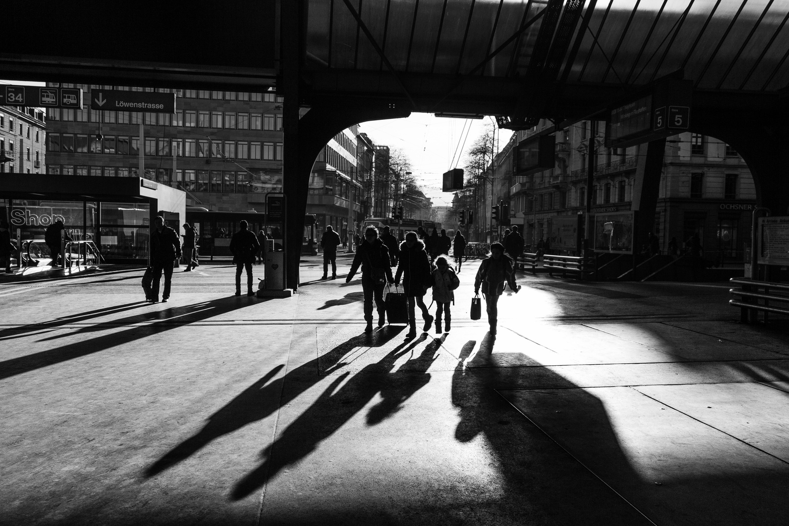 Zürich Hauptbahnhof, rennende Schatten