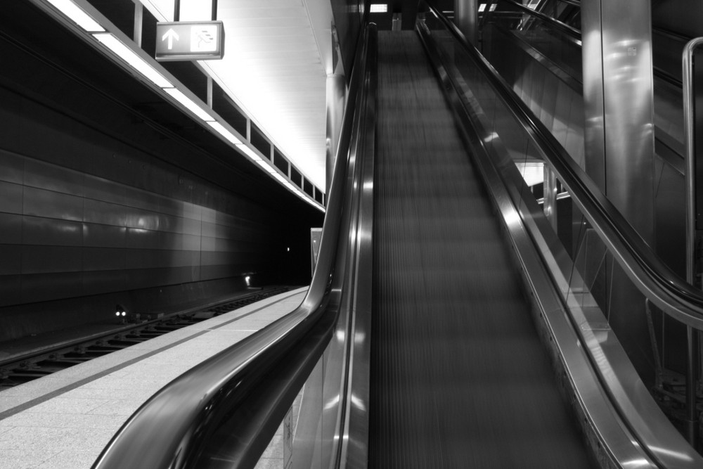 Zürich Mainstation - Rolltreppe mal anders!