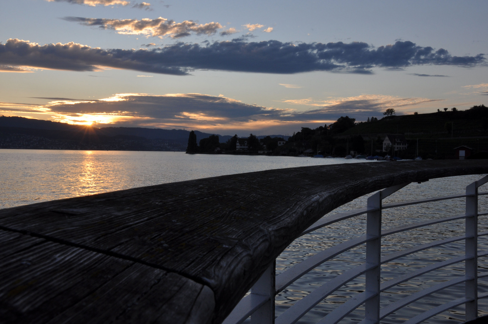 Zürichsee - Warten auf die Fähre