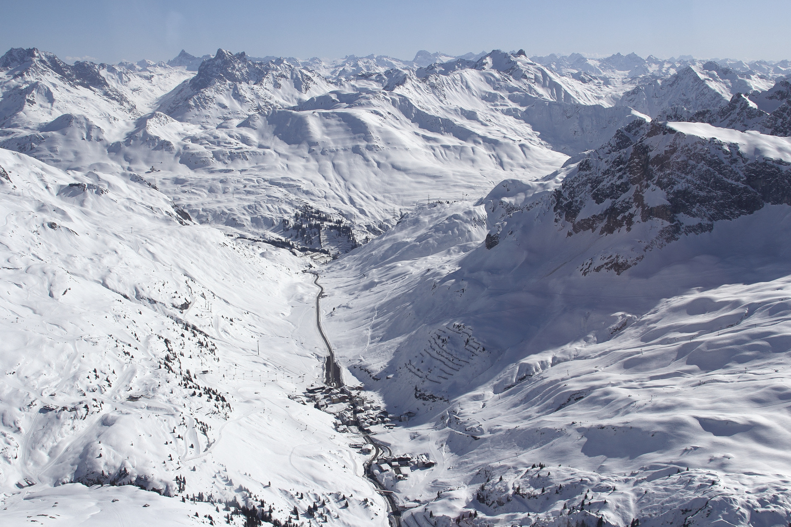 Zürs - am Arlberg - Mitflug mit BREEZER - Pilot Paul Hörbst - 31 3 2021