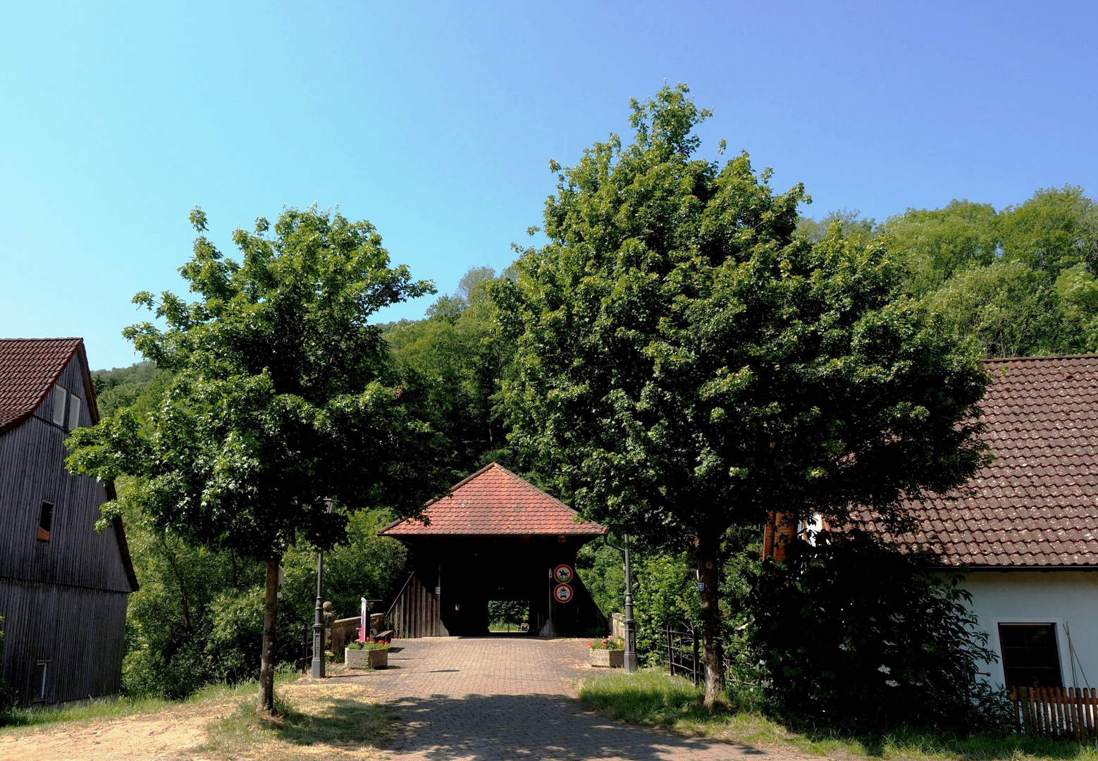 Zufahrt zur Archenbrücke