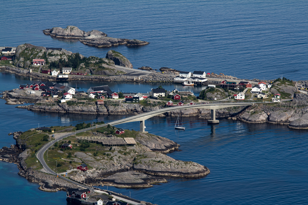 Zufahrtstrasse nach Reine Lofoten