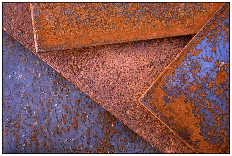 Zufallskunst 1 - Rostige Metallplatten