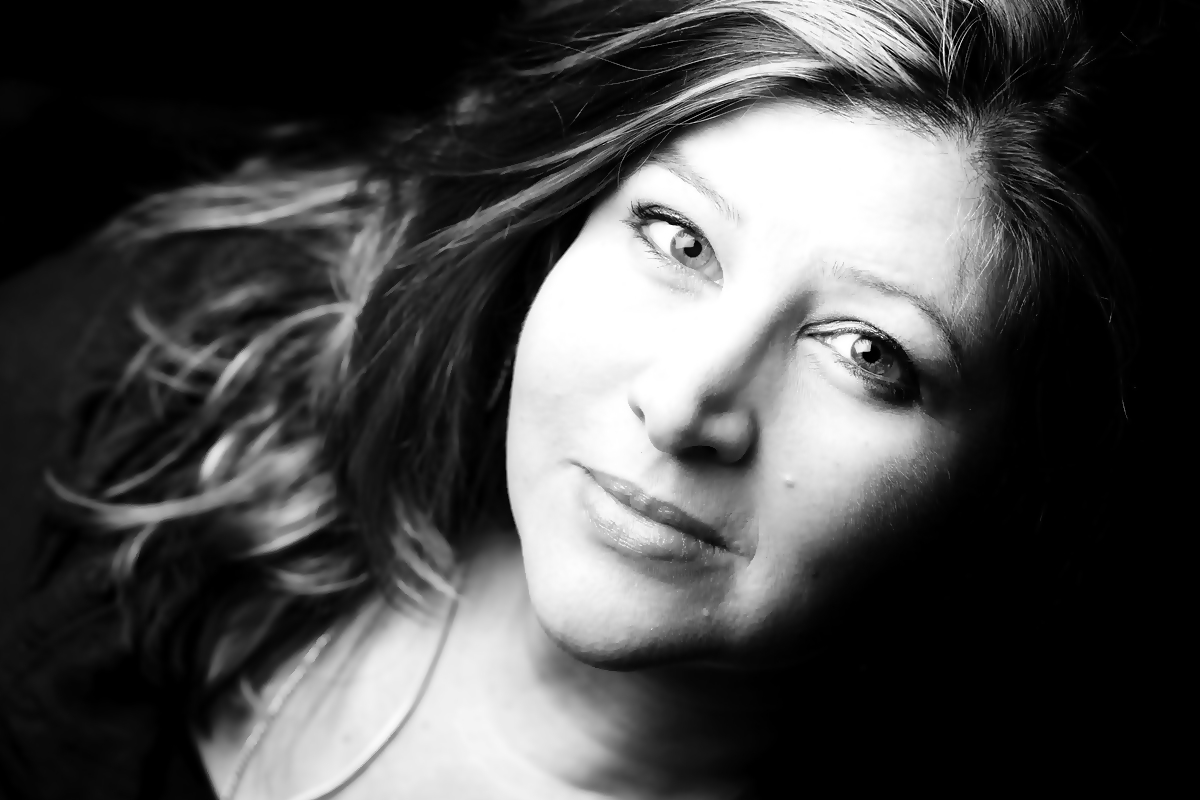 ZUfrieden :-) Foto & Bild | portrait, portrait frauen, indoor Bilder