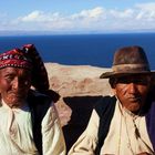 Zufriedene Männer auf dem Titicacasee