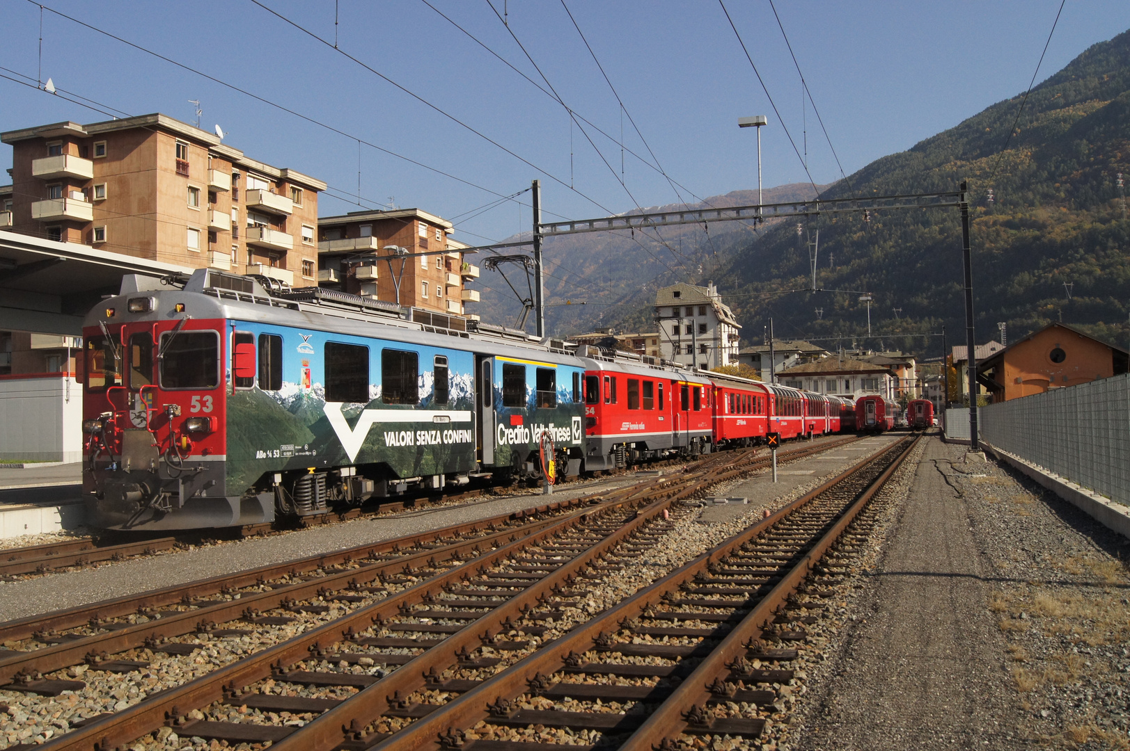 Zug 1658 mit ABe 4/4 53, ABe 4/4 54 in Tirano