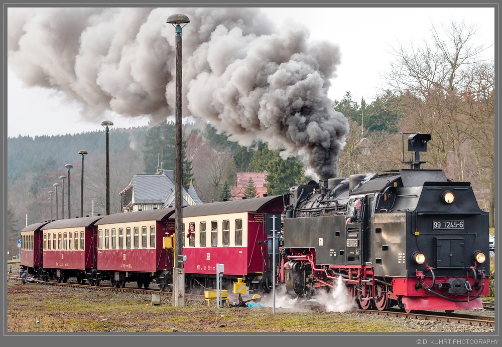 Zug 8904 hat Ausfahrt in Richtung Drei Annen Hohne