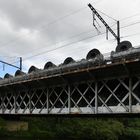 Zug mit coils - Bruecke bei Hourpes (B)