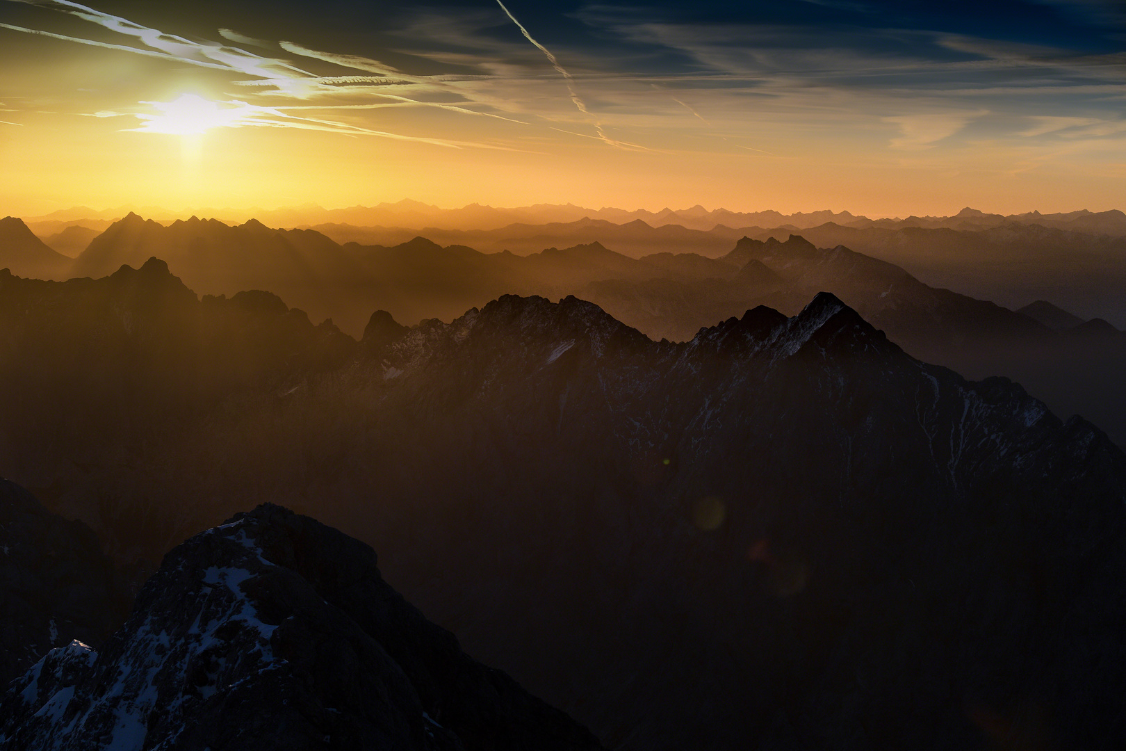 (Zug)-Spitzenblick auf die Berg(e)-Spitzen