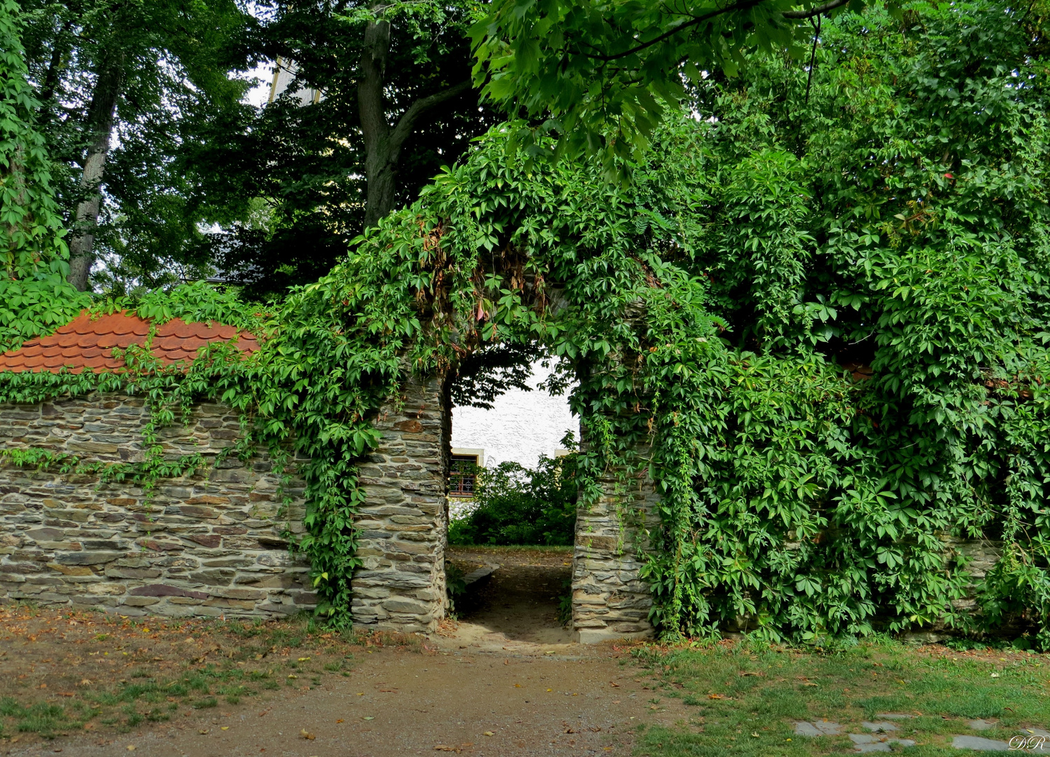 Zugang vom Park zum Wasserschloss Klaffenbach in Chemnitz