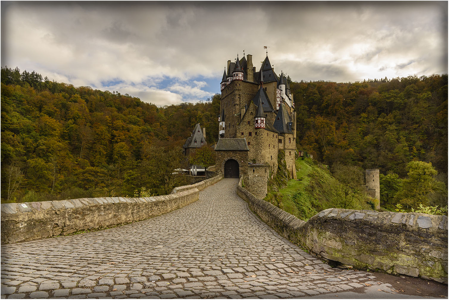 Zugang zur Burg Eltz 