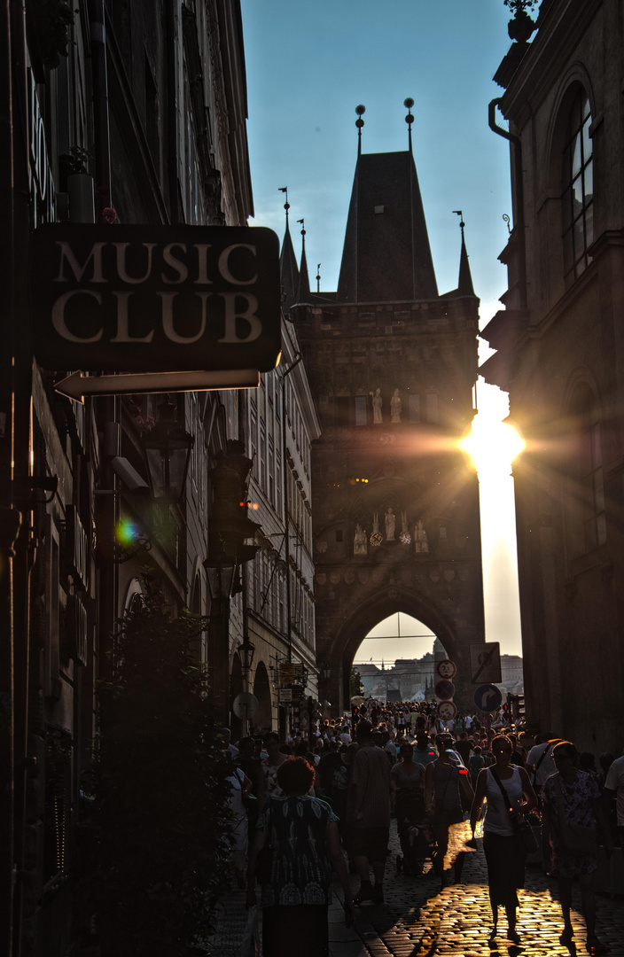 Zugang zur Karlsbrücke Prag