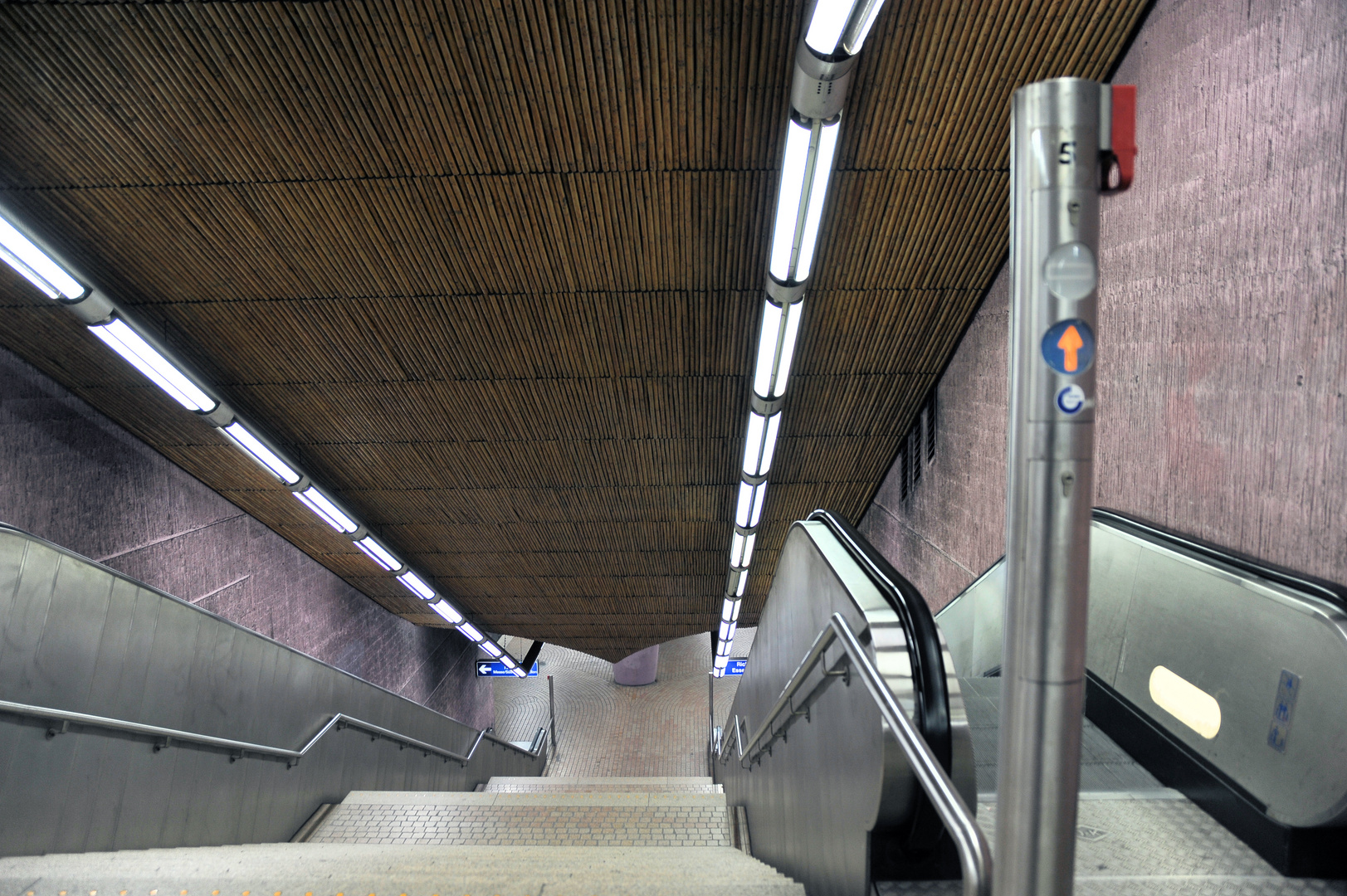 Zugang zur U-Bahn Gruga in Essen