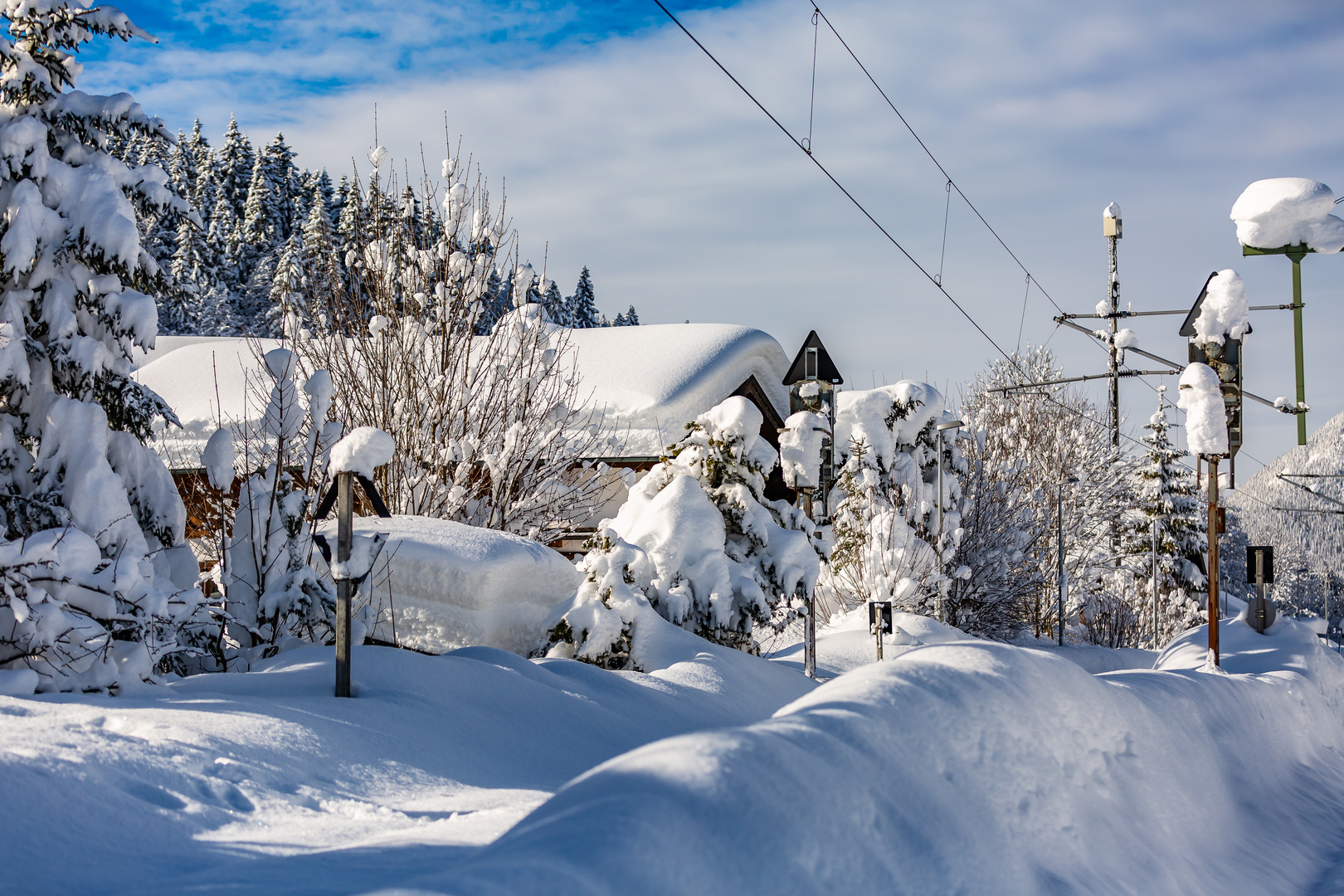 Zugausfälle und Verspätungen wegen Schnee-Chaos