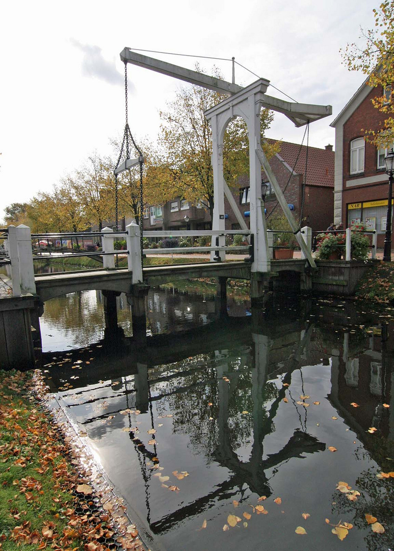 Zugbrücke am Hauptkanal in Papenburg