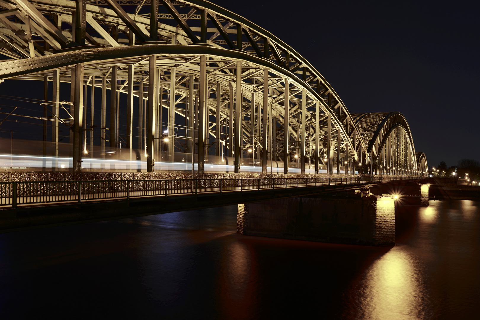 Zugbrücke (Hohenzollernbrücke in Köln)