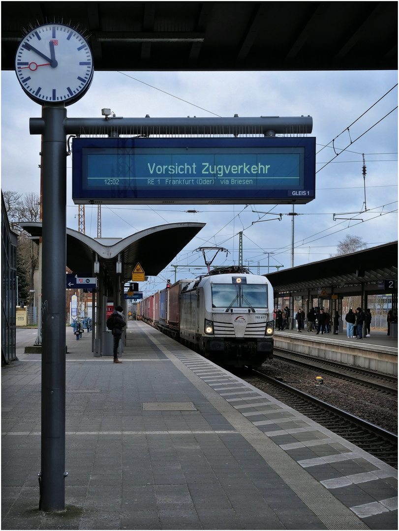 Zugdurchfahrt am Streikwochenende