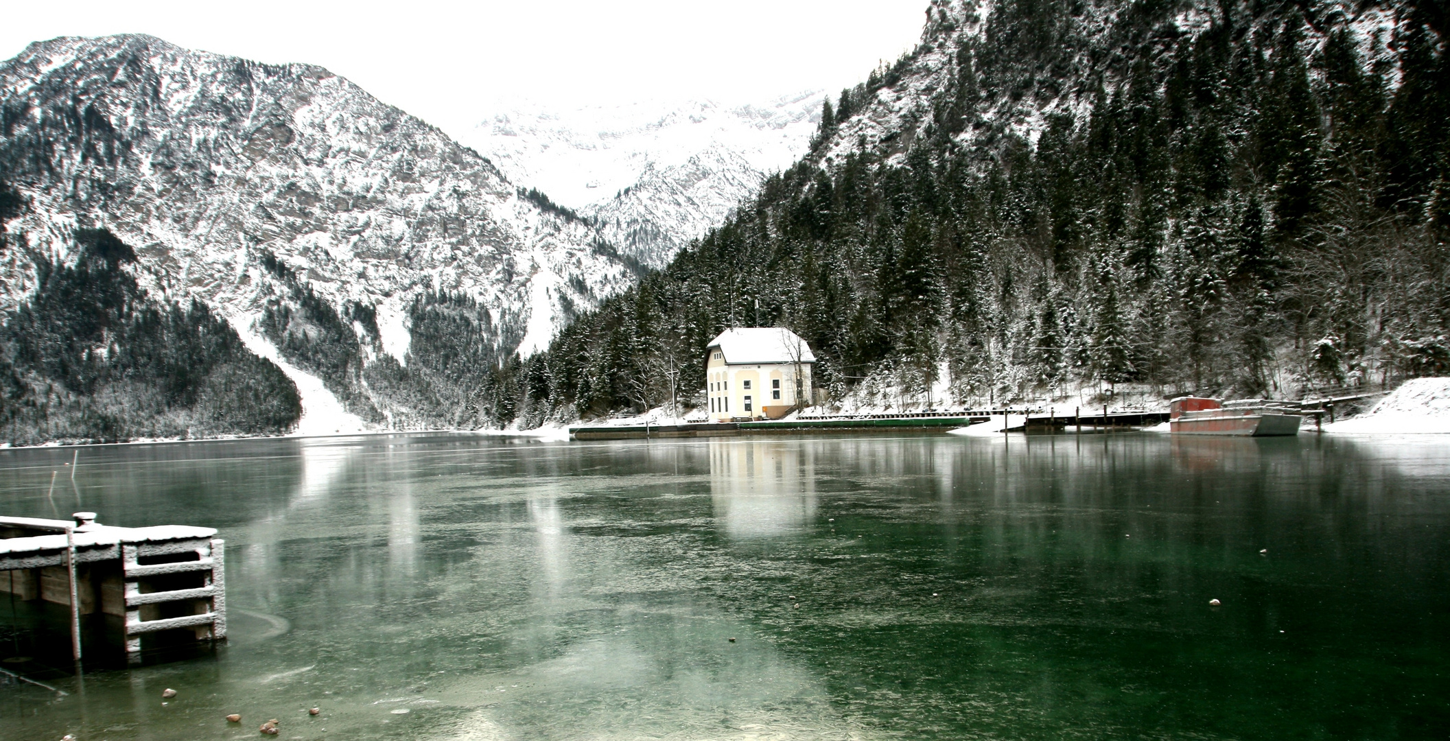 Zugefroren (Plansee- Österreich)