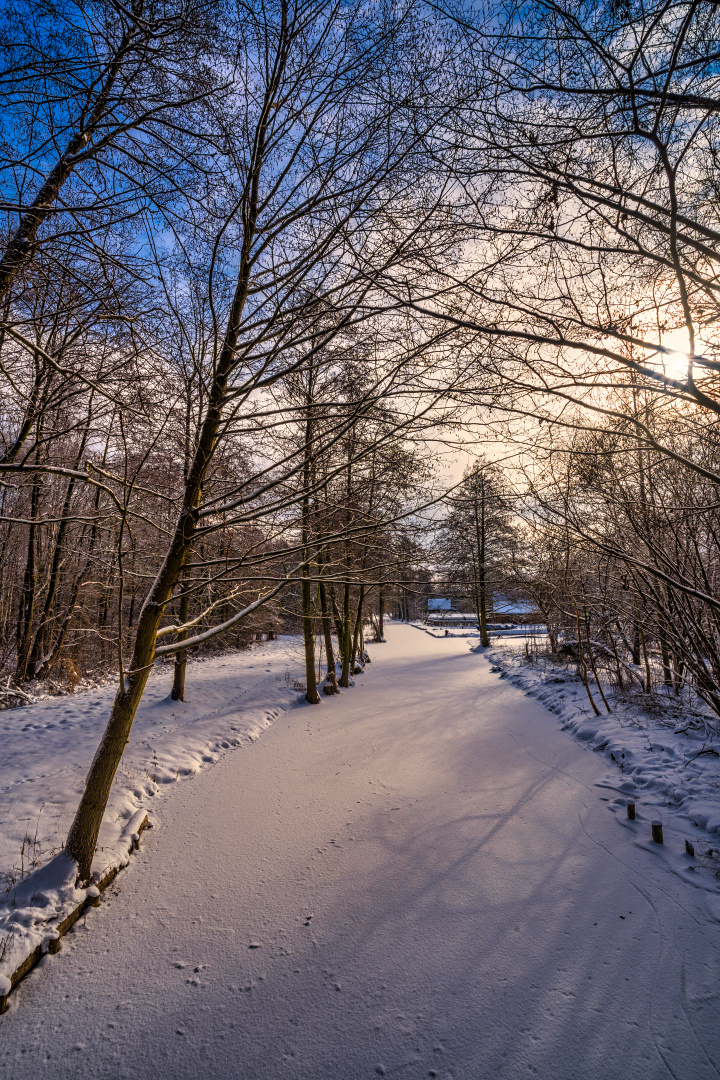 zugefrorende Spree/frozen River Spree