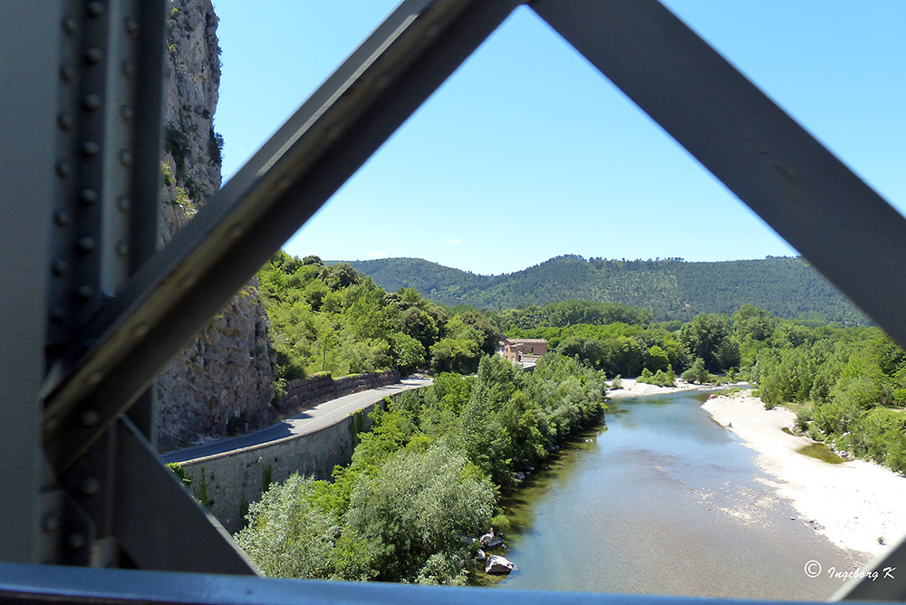 Zugfahrt durch das Gordontal - Fahrt über eine Brücke