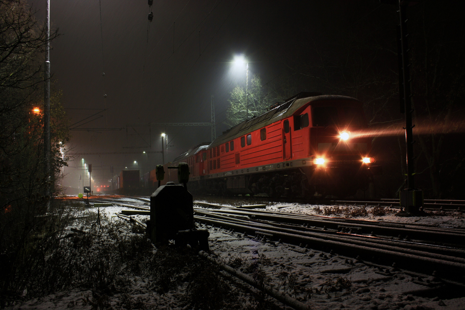 Zugkreuzung bei Nacht