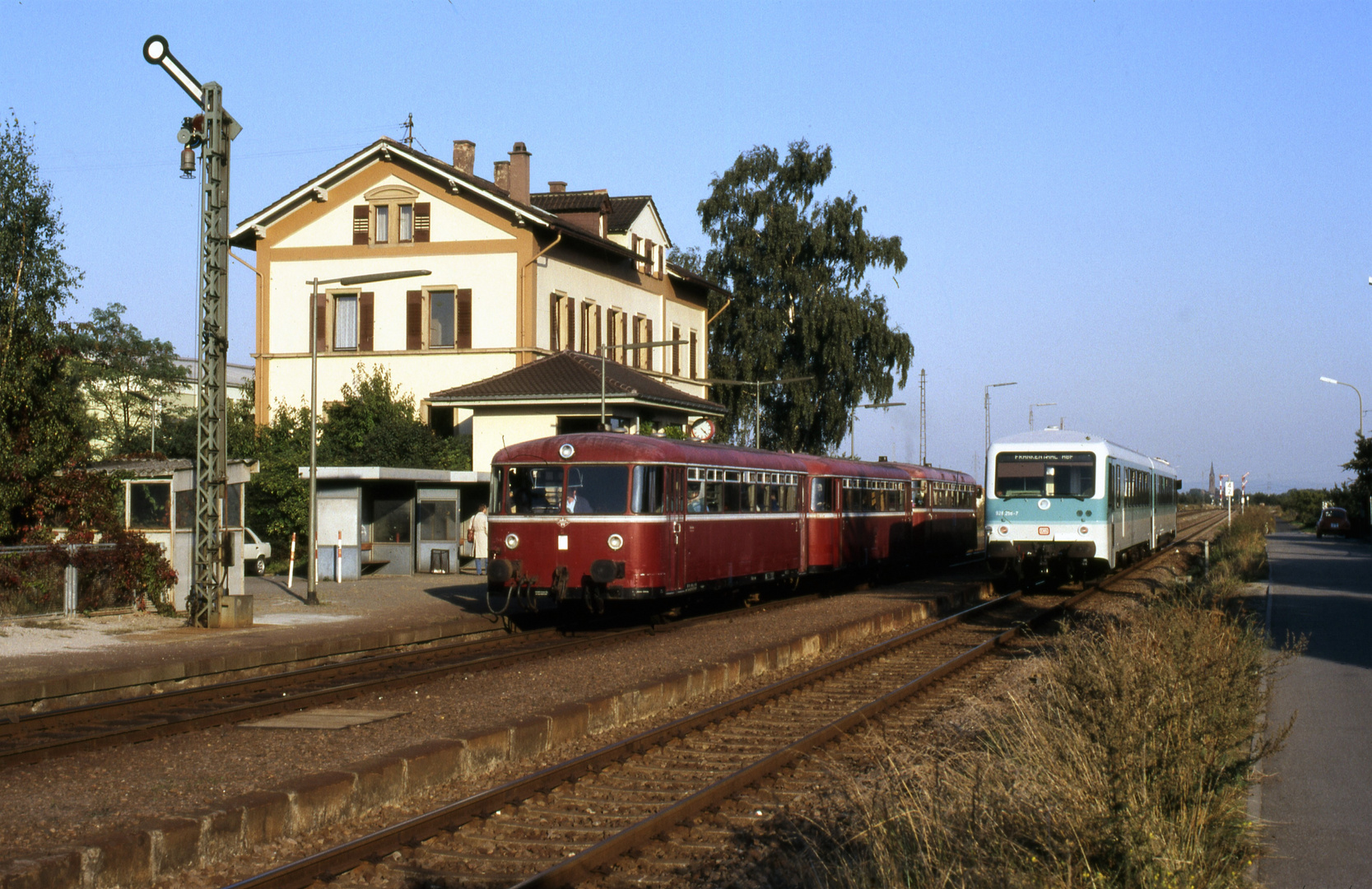 Zugkreuzung in Weisenheim am Sand