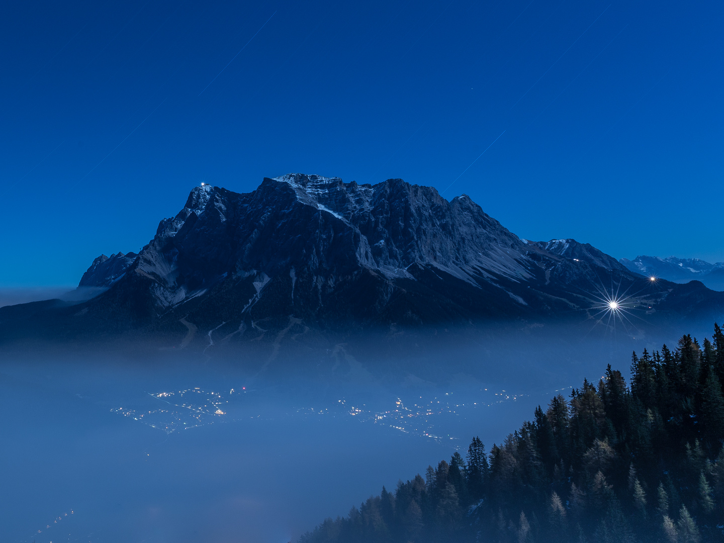 Zugspitze bei Nacht