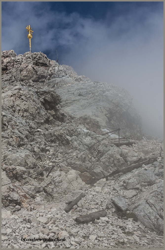 Zugspitze, Gipfelkreuz, Ostansicht