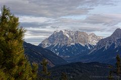 Zugspitze in der Ferne ....