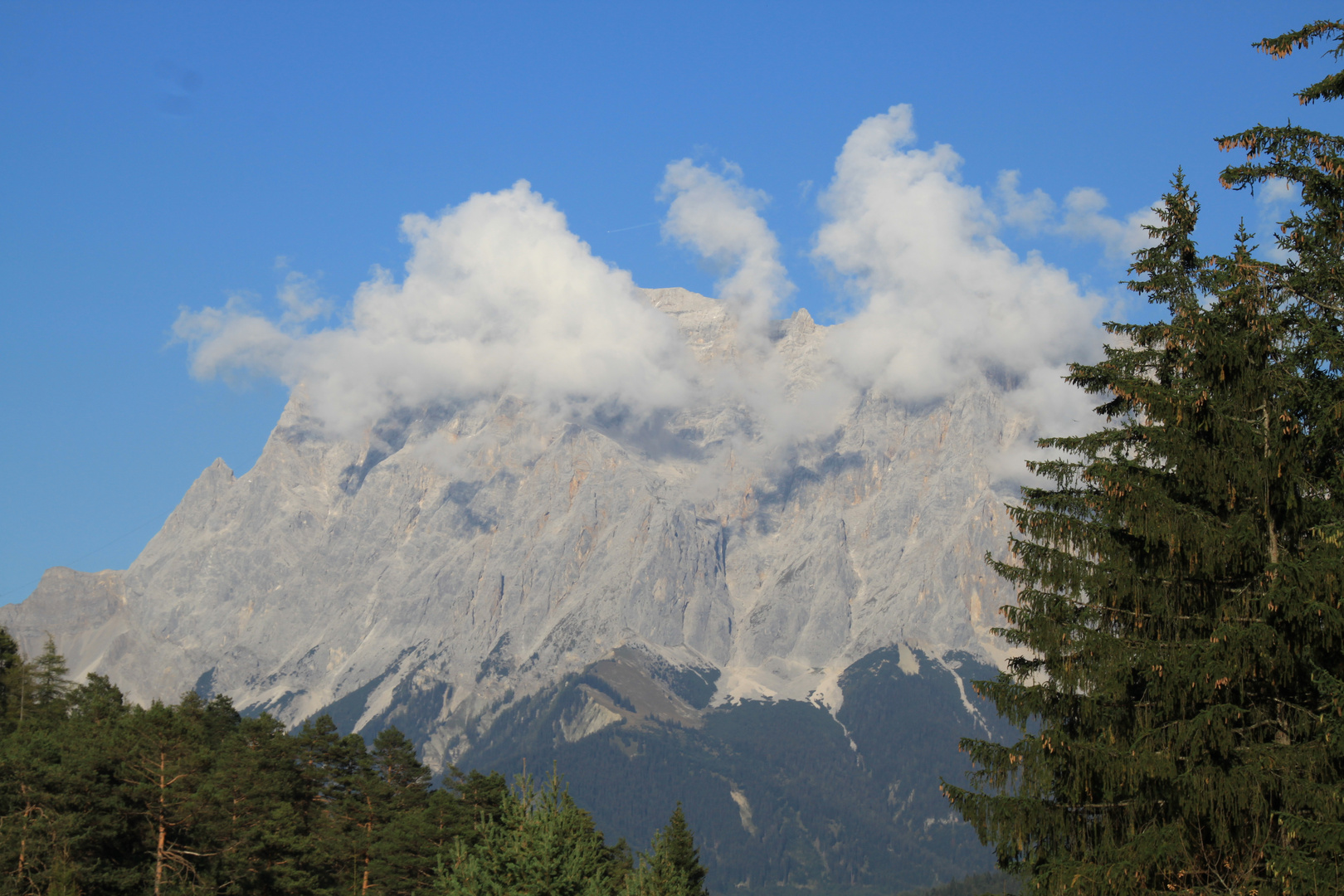 Zugspitze in Wolken