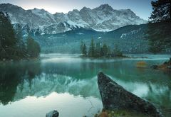 Zugspitze über dem Eibsee