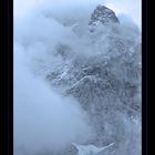 Zugspitzmassiv im Nebel