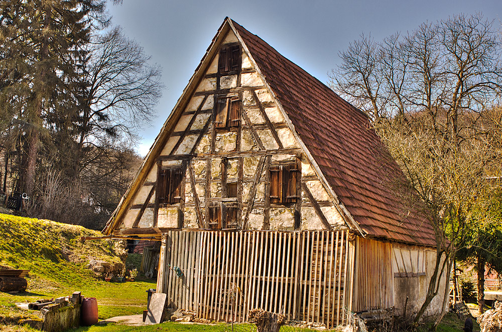 Zuhause bei den Zwergen, Giebelansicht